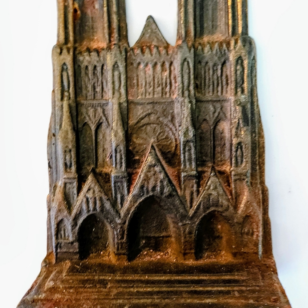 Single Bookend Antique Cast Iron Bronze Ornate Detailing Notre Dame Cathedral - Picture 7 of 16